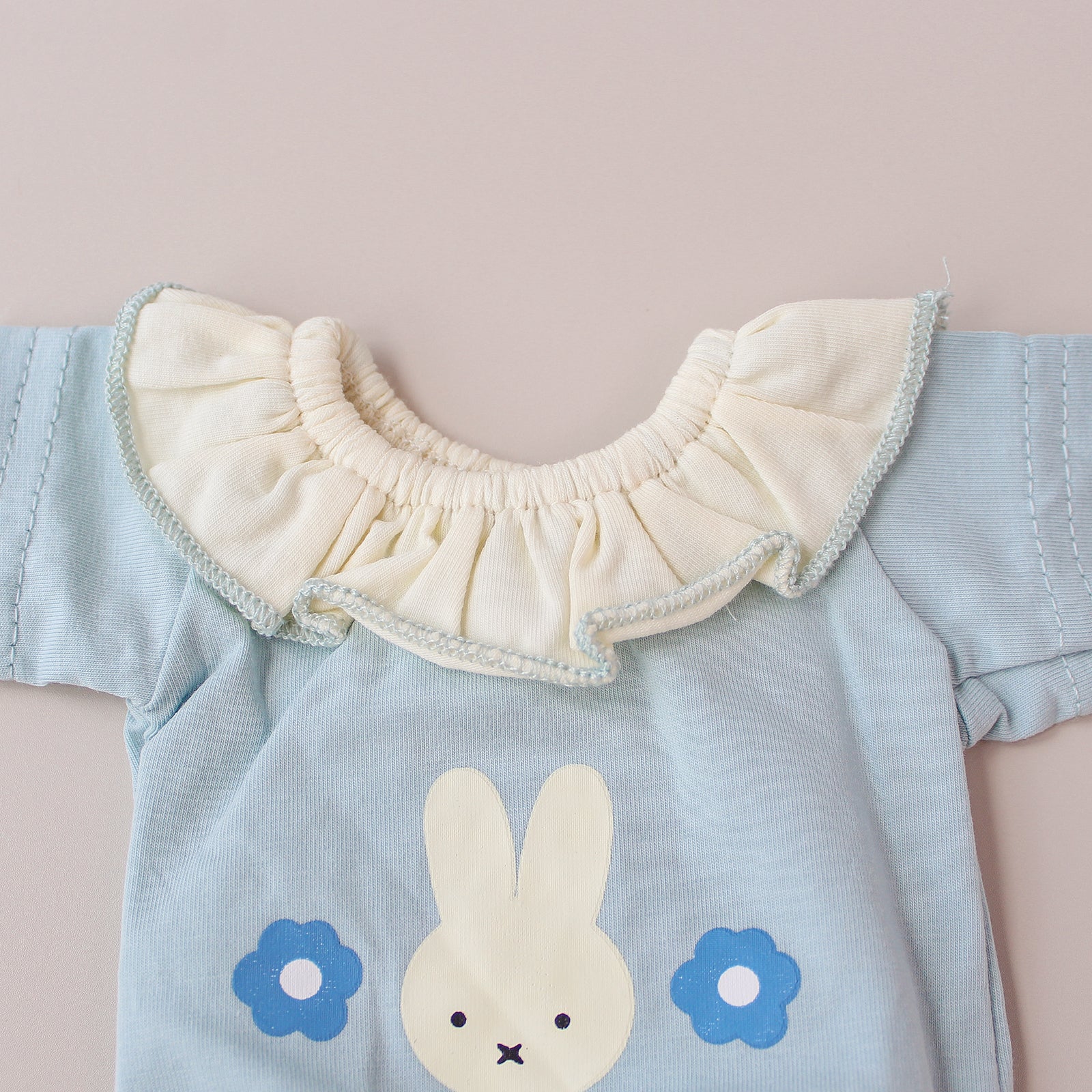 Ranita cuello bobo celeste estampado conejito – Para bebés reborn de 33cm